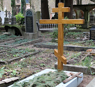 Что делать с крестом на могиле после установки памятника