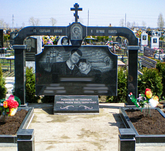 Какой памятник лучше поставить на могилу родителей?